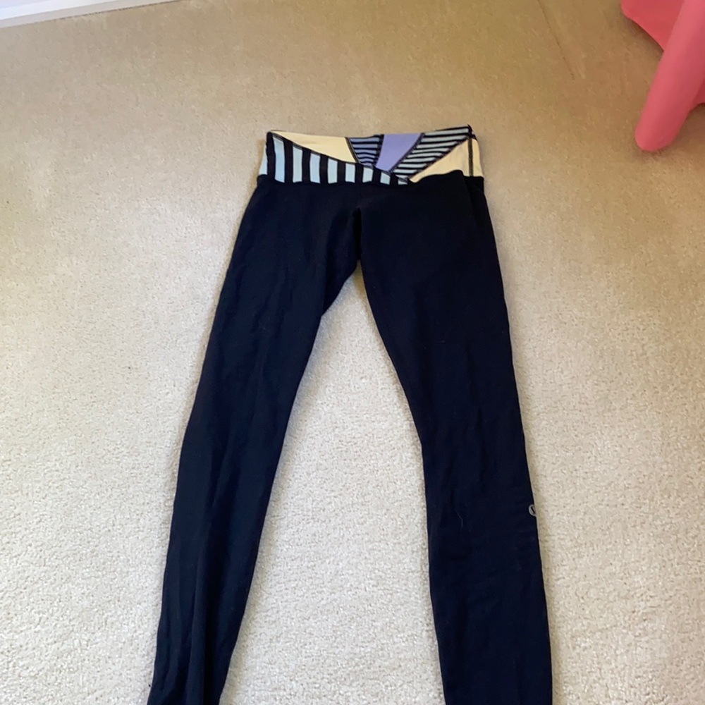 Reversible size 4 lulu lemon leggings